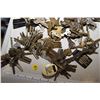 Image 3 : Hundreds of keys