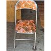 Image 2 : Table with foldable ends and 2 folding chairs- 30" by 34" BY 28"H