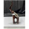 Image 1 : Elephant Red Wood Sculpture
