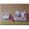 Image 1 : Singer Toy Sewing Machine.