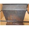 Image 6 : Vintage Cast Iron Portable Hibachi Grill