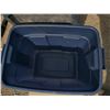 Image 7 : Rubbermaid Roughneck storage tote
