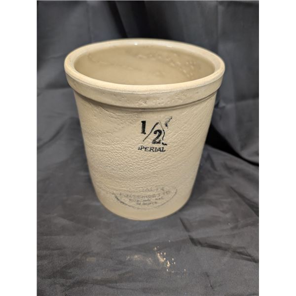 1/2 Imperial Medalta Crock Pot