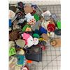 Image 2 : LARGE LOT OF KEY CHAINS