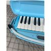 Image 2 : VINTAGE SUZUKI MELODIAN INSTRUMENT