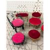 Image 2 : VINTAGE PIN CUSHION SEATS
