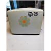 Image 2 : 527.  VINTAGE TOY TOASTER