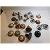 Image 2 : 562.  VINTAGE DRAWER PULLS