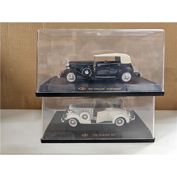 1933 Cadillac Fleetwood and 1935 Auburn 851 1:32 Scale Collectable Model Car