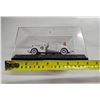 Image 3 : 1933 Cadillac Fleetwood and 1935 Auburn 851 1:32 Scale Collectable Model Car