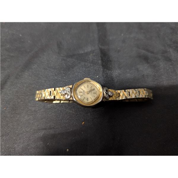 LADIES VINTAGE ELGIN 17J,  MAN WIND RUNS
