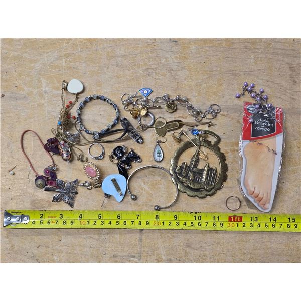Lot of various jewelry