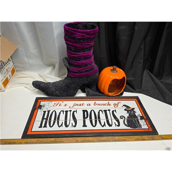 Halloween décor items