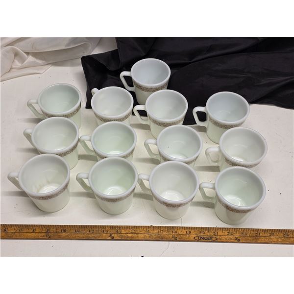 Lot of Pyrex cups