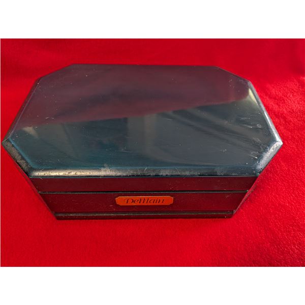 MUSICAL JEWELRY BOX & Contents
