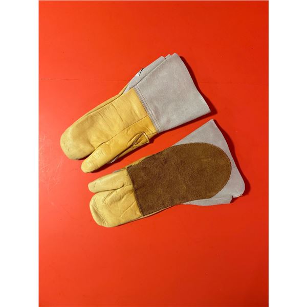 Leather welding gloves in tan Size 10
