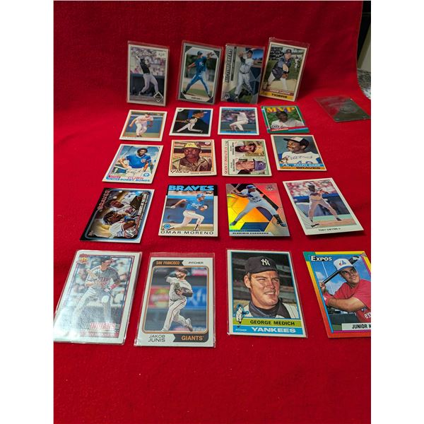 VINTAGE Baseball cards (20)