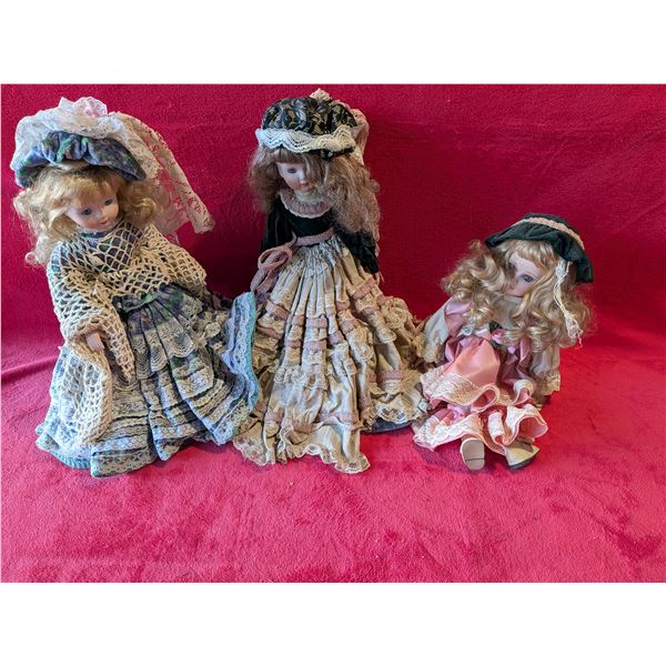 VINTAGE PORCELAIN DOLLS CIRCA 2960-70'S