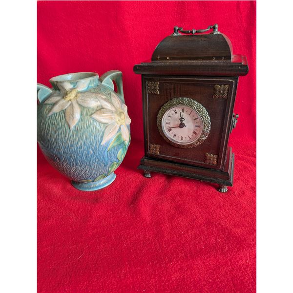 VINTAGE ELECTRIC WOODEN CLOCK & FLOWER VASE