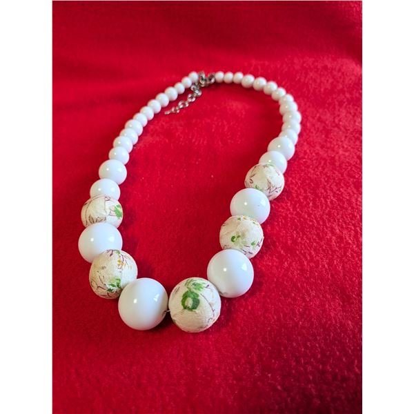 Vintage graduated white composite bead necklace with decorative decals