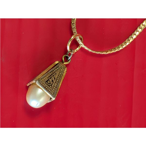 Gold plated Bell Pearl necklace