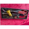 Image 4 : TRAY OF TOOLS