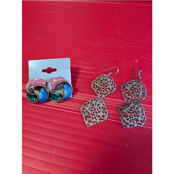 VINTAGE 50’s gold washed painted sterling flower & Filigree silver earrings