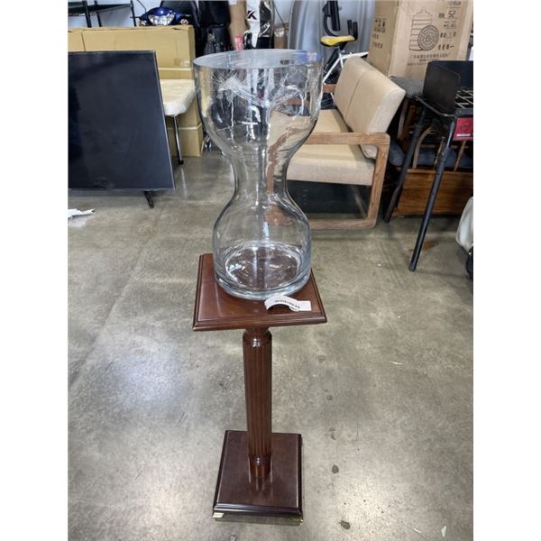 BOMBAY CO. PEDESTAL AND DECORATIVE GLASS VASE