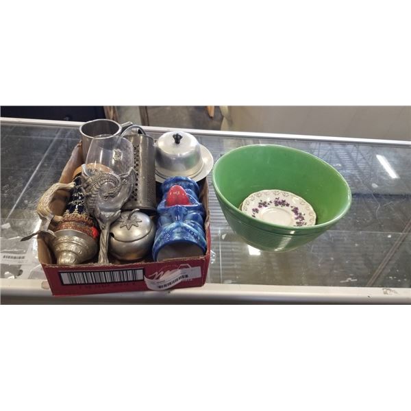 TRAY OF ASSORTED COLLECTIBLES, PEWTER ETC