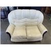 Image 1 : LEATHER LOVESEAT
