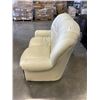 Image 3 : LEATHER LOVESEAT