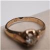 Image 7 : Antique 16K Gold Solitaire Ring with Diamond and Engraved Band
