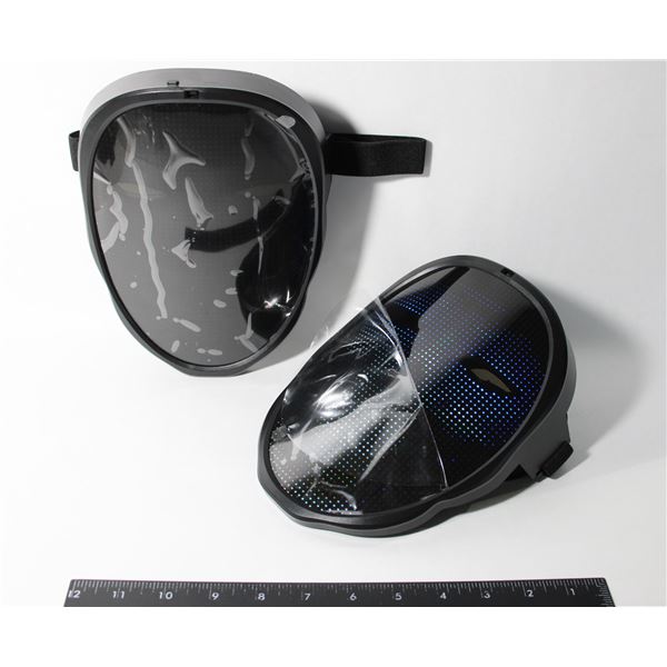2 DIGITAL MASKS