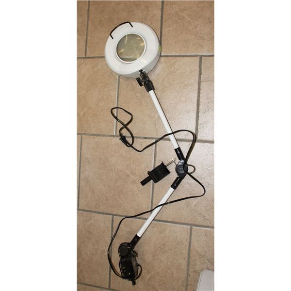 TABLE MOUNT LIGHTED MAGNIFIER