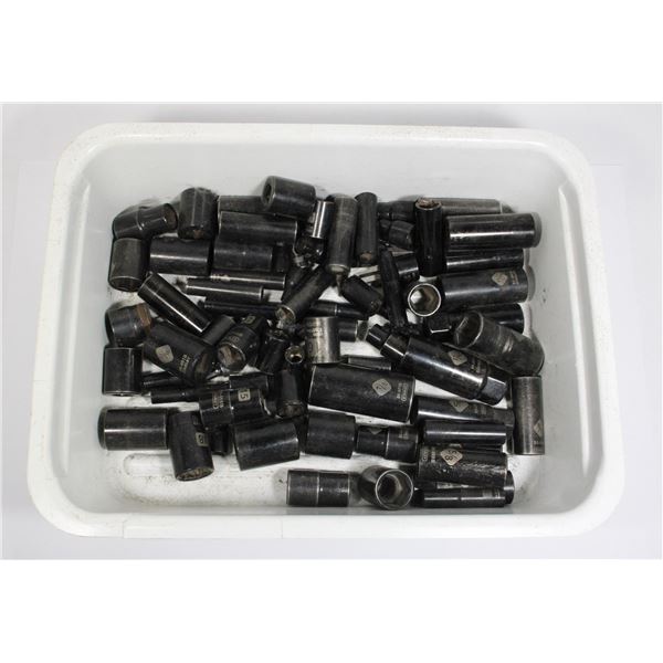 TRAY OF ASSORTED STANELY BLACK CHROME SOCKETS