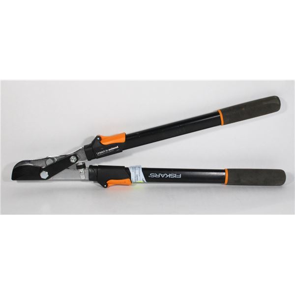 EXTENDABLE FISKARS BRANCH TRIMMER