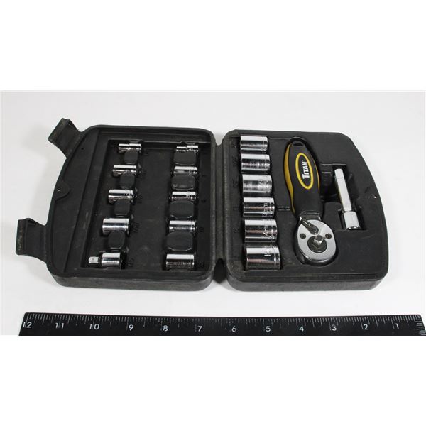 TITAN SOCKET SET