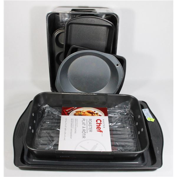 LOT OF BAKING SHEETS