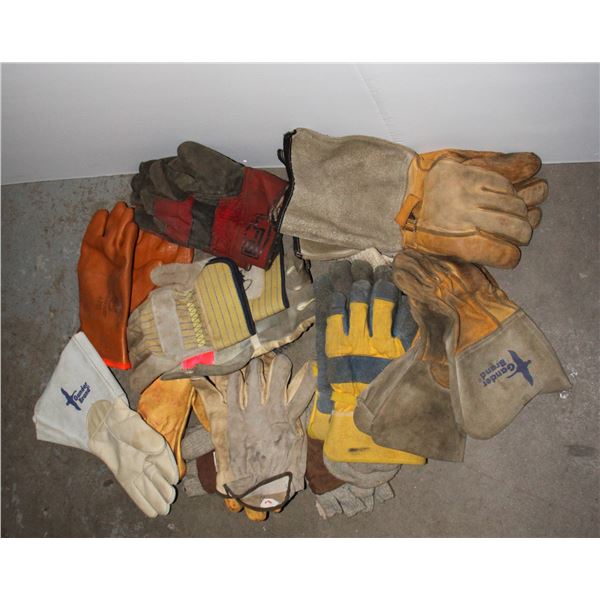 LARGE LOT OF ASSORTED WORK GLOVES