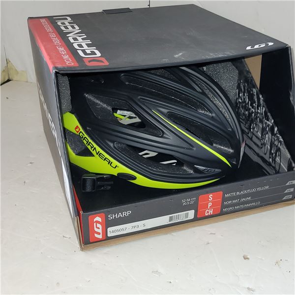 New Garneau Cycle Helmet Sz Small 20.5 - 22 Inches