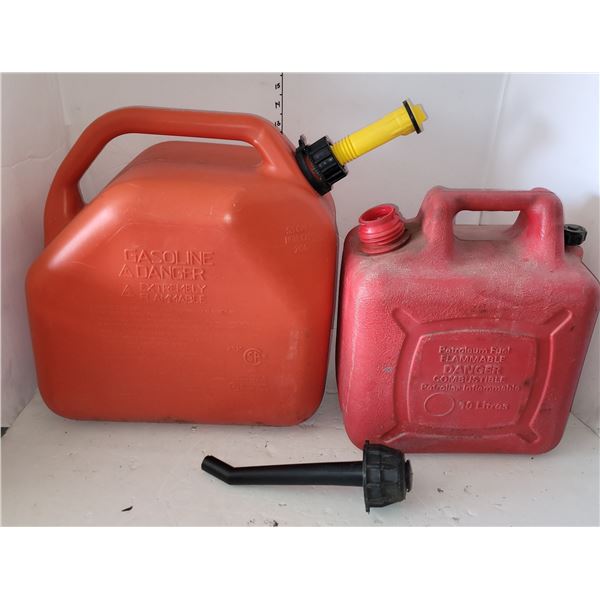 2 Gerry Cans - Complete