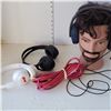 Image 1 : Pink Video cord + 3 Sets of Headphones