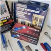 Image 5 : Homeowners Lot - Screwdrivers, Washing Machine Hose, Insulating Kit +++