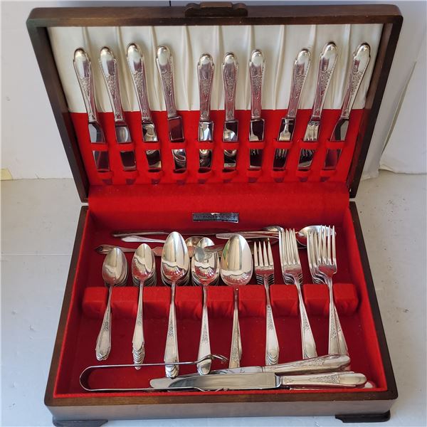 Vintage Stainless Steel Roger Bros Cutlery Box - Full Set + More - Box in Beautiful Condition