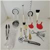 Image 1 : Estate Kitchen Lot w/ Working Milk Frother
