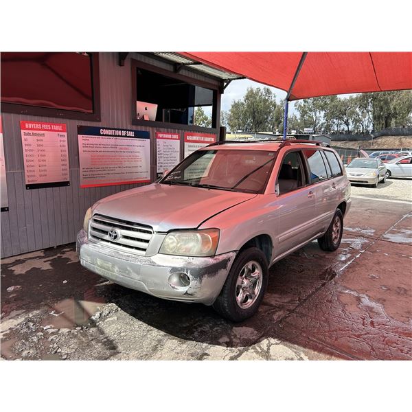 2004 TOYOTA HIGHLANDER