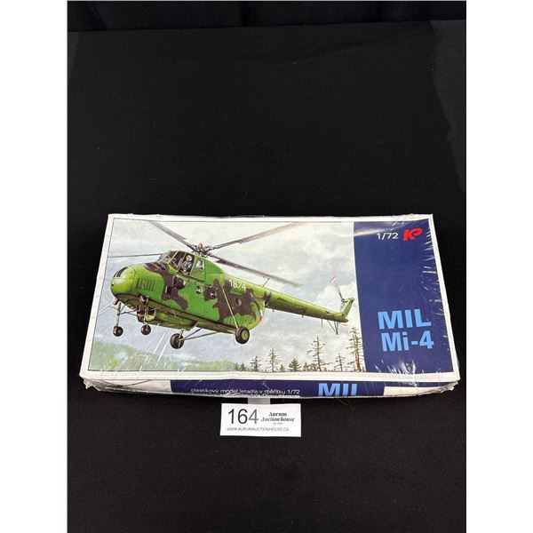 1:72 Scale Helicopter Model Kit