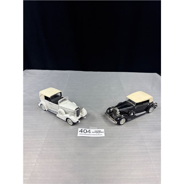 2 1:24 Scale diecast cars - Cadilac Town Car & Fleetwood