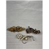 Image 2 : Unique Vintage Brooches