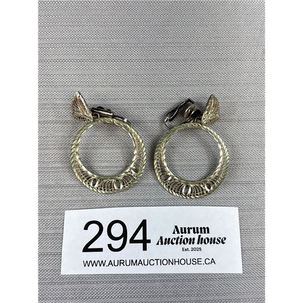 Vintage Hand Crafted Silver Filligree Dangle Clip On Earrings